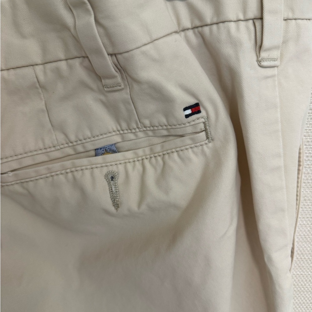 Tommy Hilfiger Tan Chino Pants Versatile Style - Picture 2 of 3